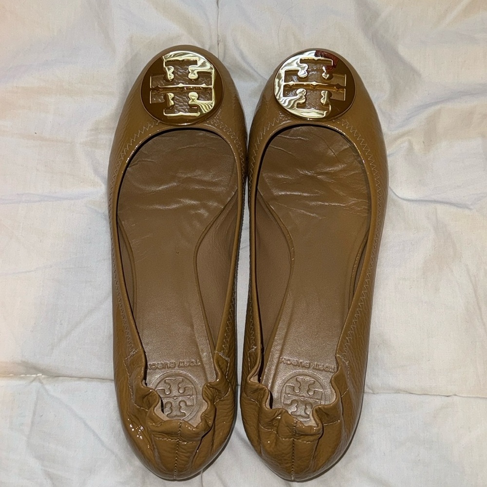 Tory Burch Beige Flats! Size 9.5!